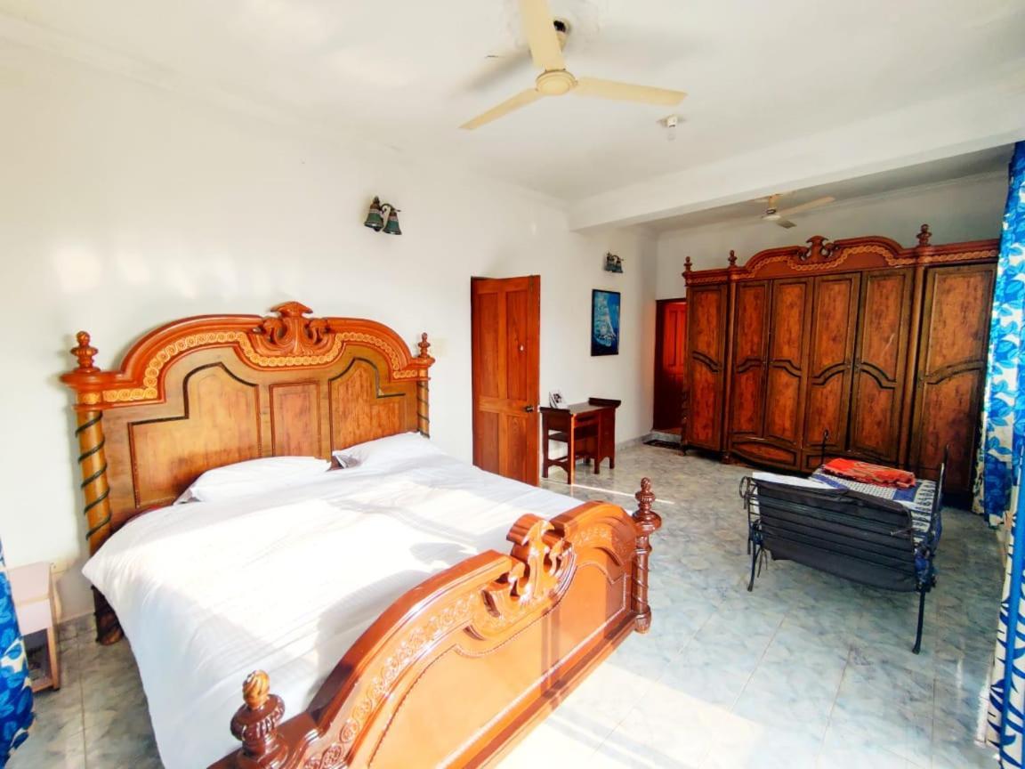 Amazing Hilltop 4 Bhk Villa With Private Pool Near 칸돌림 외부 사진
