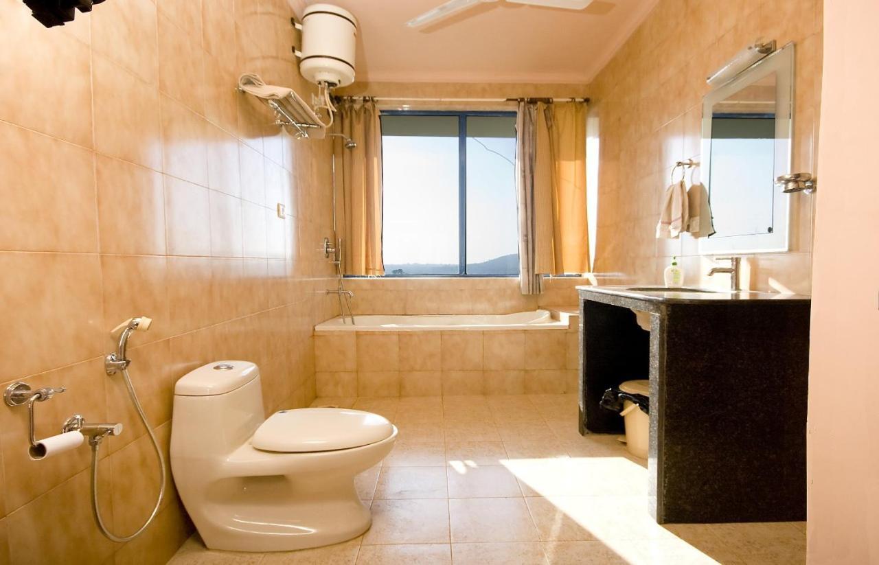 Amazing Hilltop 4 Bhk Villa With Private Pool Near 칸돌림 외부 사진